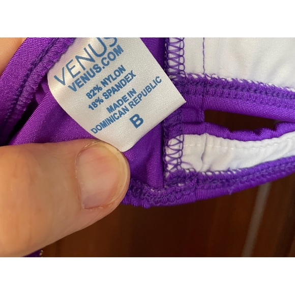 Venus new with out tag swim top size B - Picture 5 of 6
